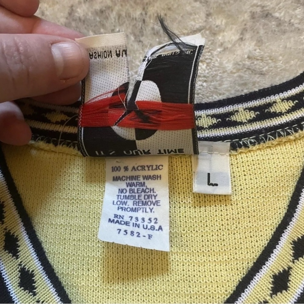 Vintage 90s Crop Sweater Vest Large Yellow Preppy Old Money Tennis Summer - Picture 4 of 4